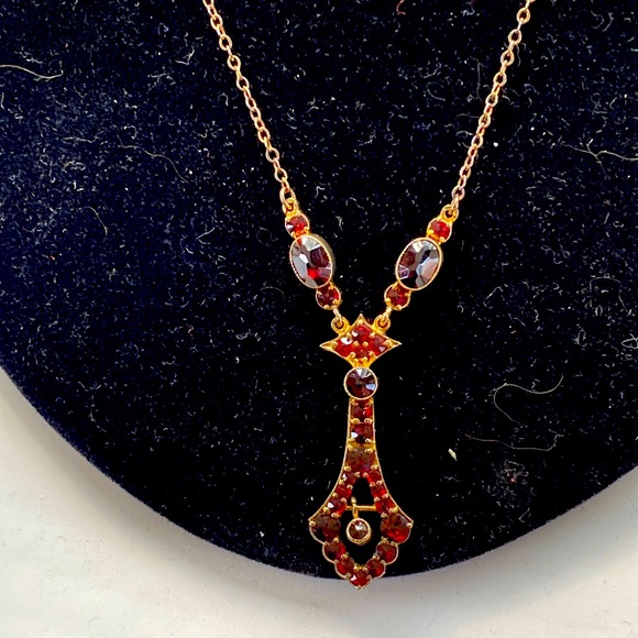 Jewelry - Vintage Sterling Garnet Necklace